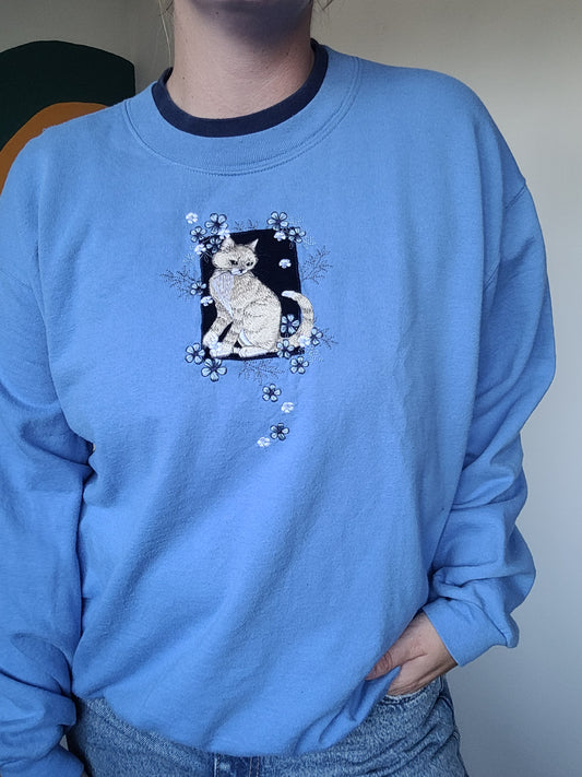 Blossom & Whiskers 🐈 - vintage crewneck sweater met geborduurde kat