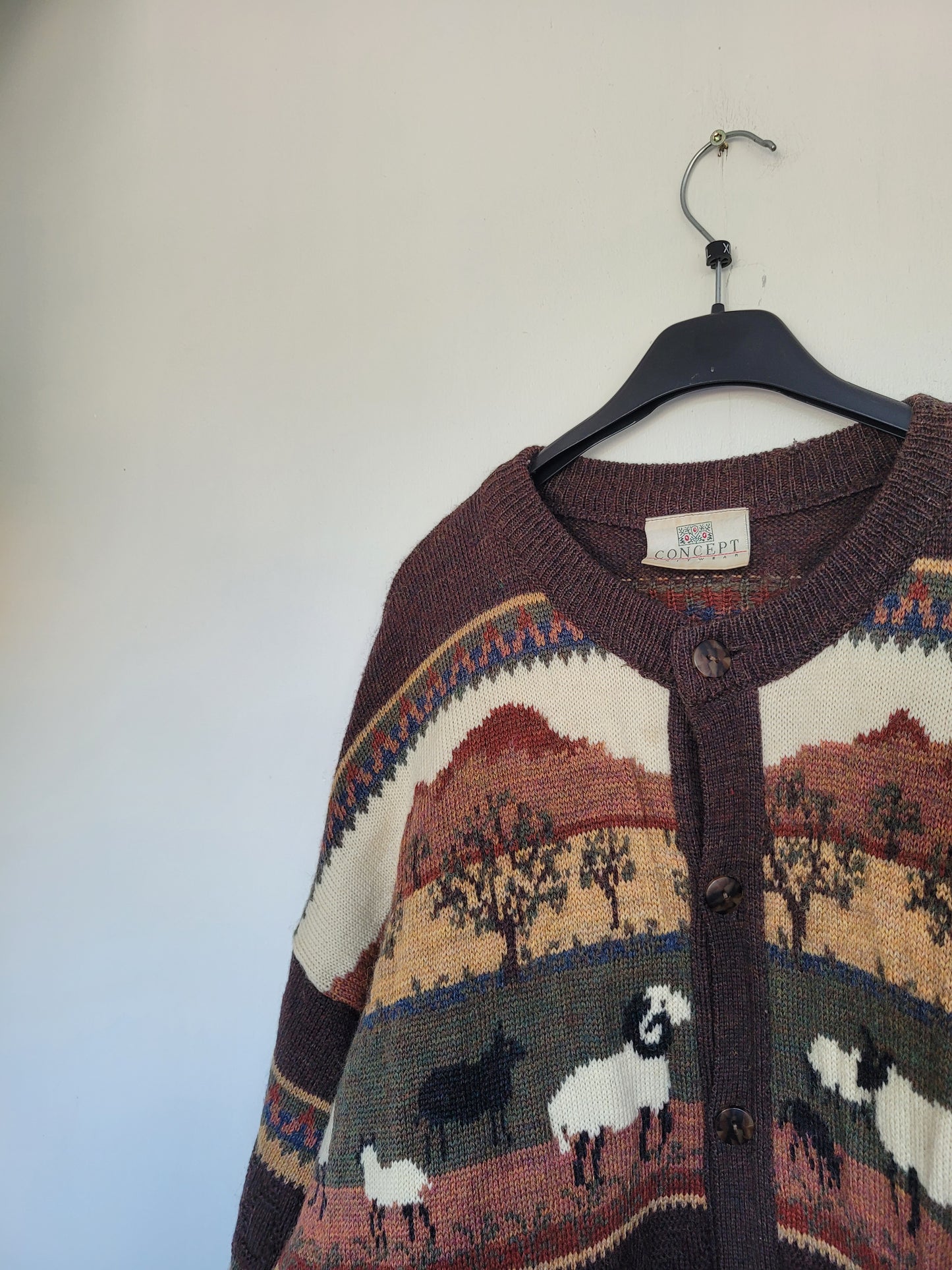The Sheperd's Tale 🐑 - vintage wollen vest met afbeeldingen van schapen en honden