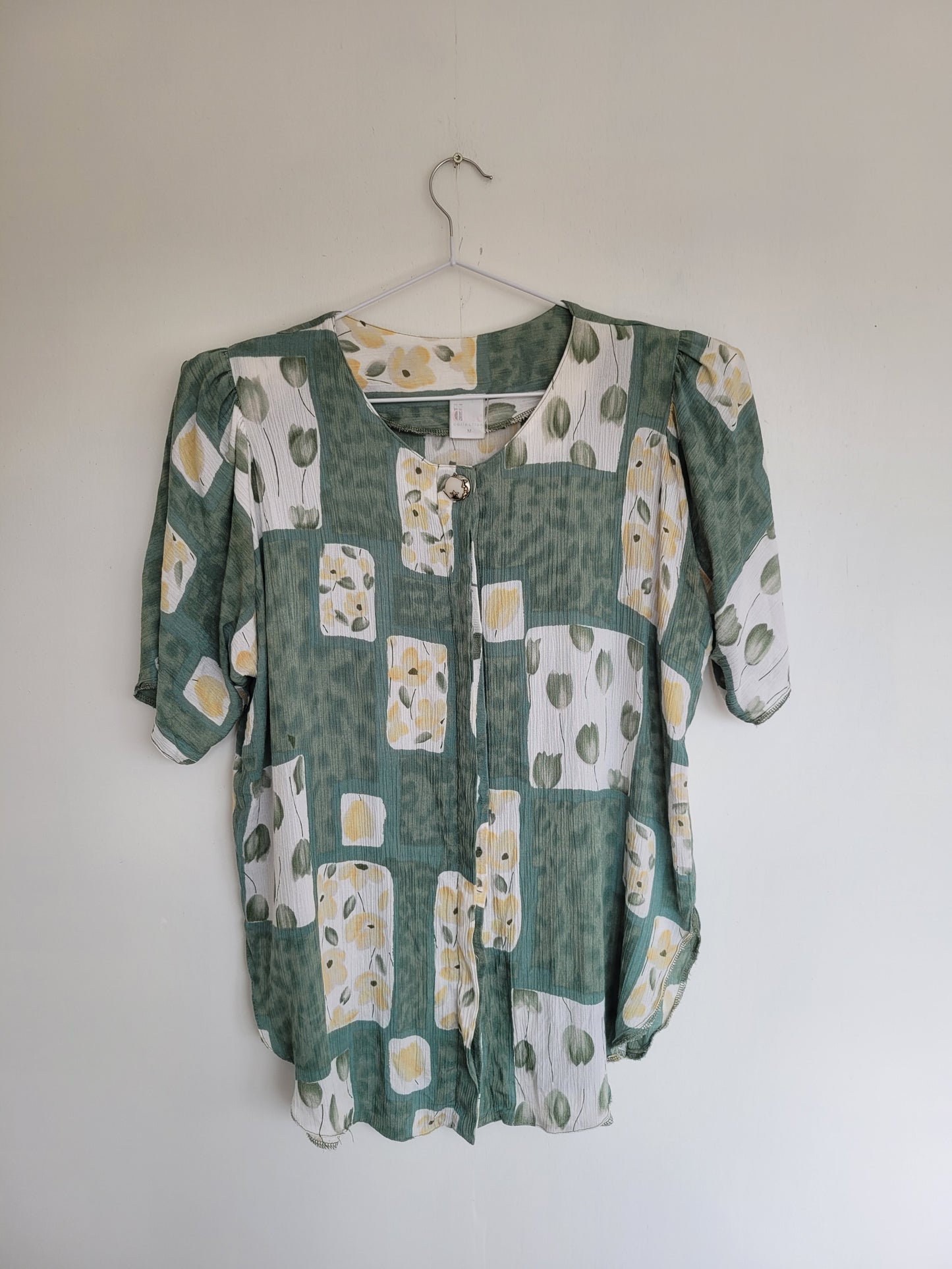 Green Tulips - elegante vintage blouse met lichtgroen bloemen patroon - maat M