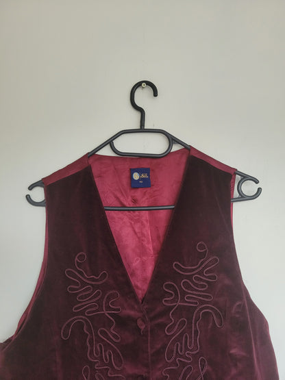 Velvet Sundown 🍷- vintage dieprood gilet van velvet stof - maat L