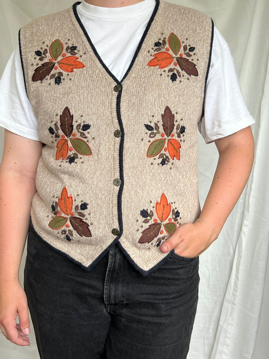 Autumn Patchwork 🍁 - vintage autumn spencer with embroidered/patchwork leaves - size M/L