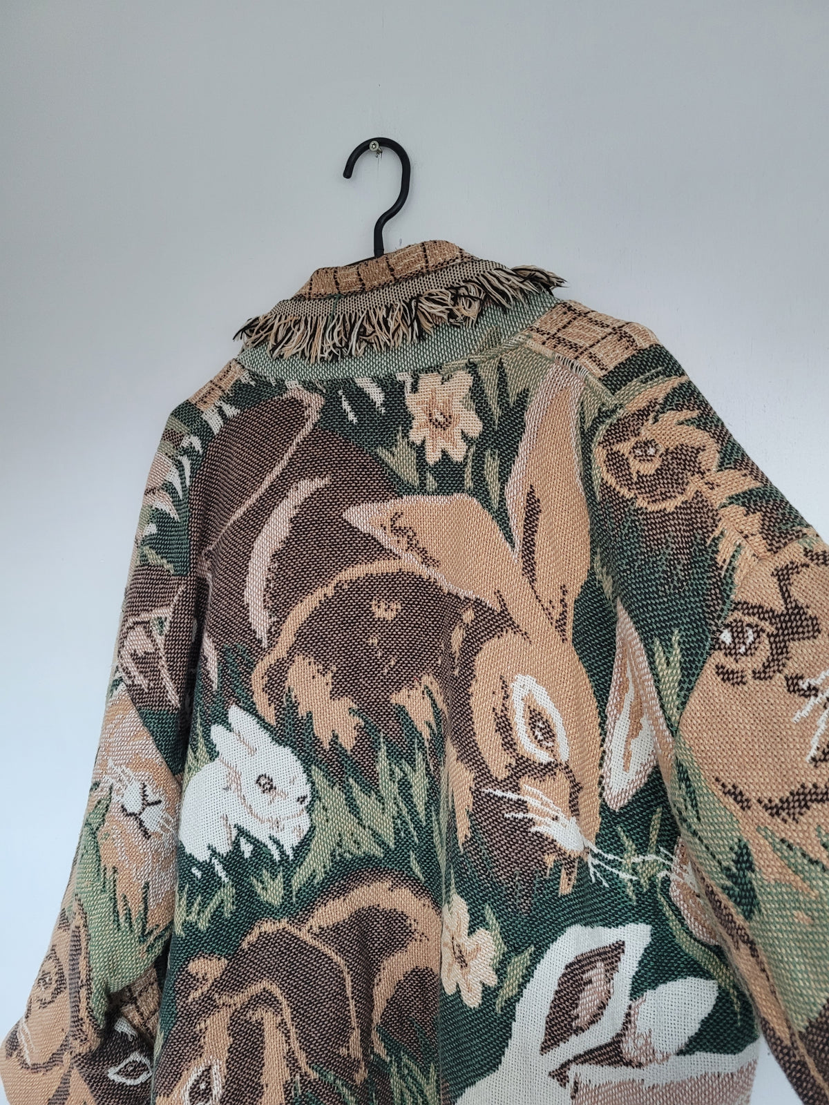 The Warren Coat 🐇 - vintage tapestry jas met afbeeldingen van konijnen - maat M/L
