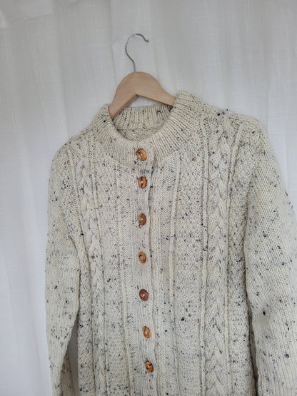 🌿 The Quiet Path - cable knitted cardigan with wooden buttons - size M/L