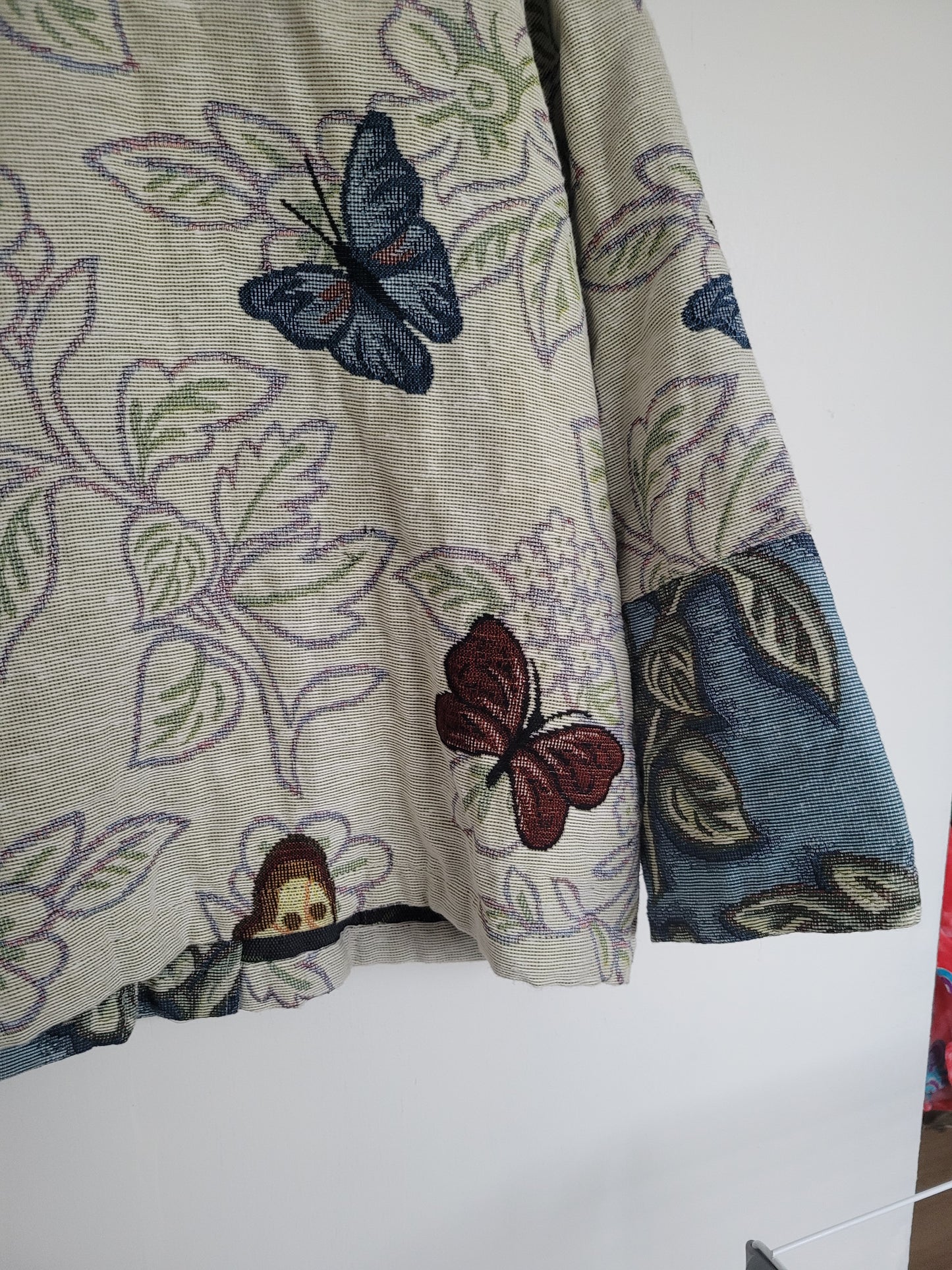 Wings & Whispers 🦋 - vintage geweven jasje met vlinder patroon - maat M-L-XL