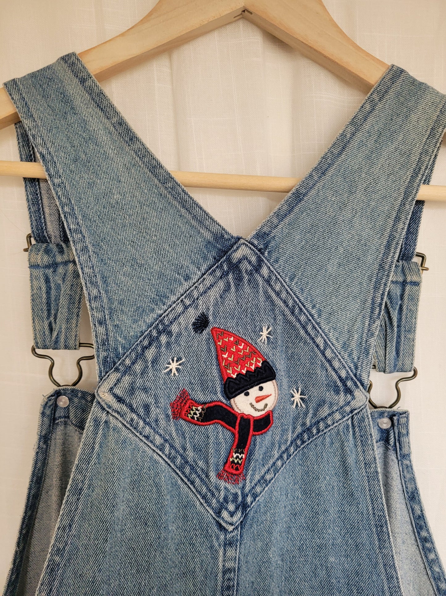 ❄️ Snowfolk Adventure - vintage dungarees with embroidered snowman - size L