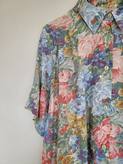 Like a Painting - vintage blouse met opvallend, maar zacht, bloemenpatroon - maat L