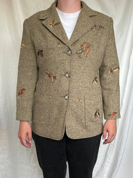Woodland Whispers 🍁 - vintage blazer with embroidered autumn images - size M/L/XL