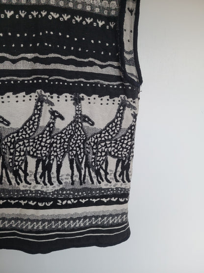 The Quiet Safari 🦒 - vintage tapestry bodywarmer met giraffes / safari afbeelding - maat L