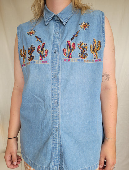 Sunset Stitch 🌞 - vintage denim gilet/blouse met geborduurde cactussen - maat M/L/XL