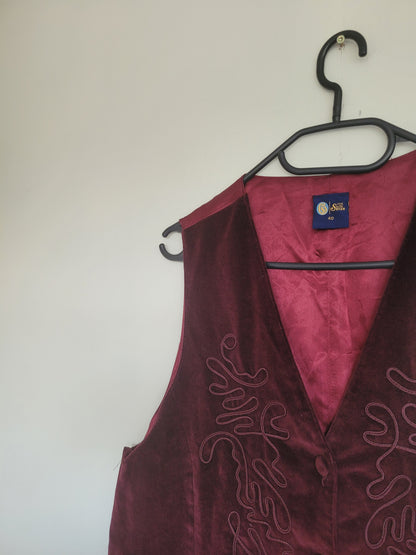 Velvet Sundown 🍷- vintage dieprood gilet van velvet stof - maat L