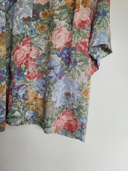 Like a Painting - vintage blouse met opvallend, maar zacht, bloemenpatroon - maat L