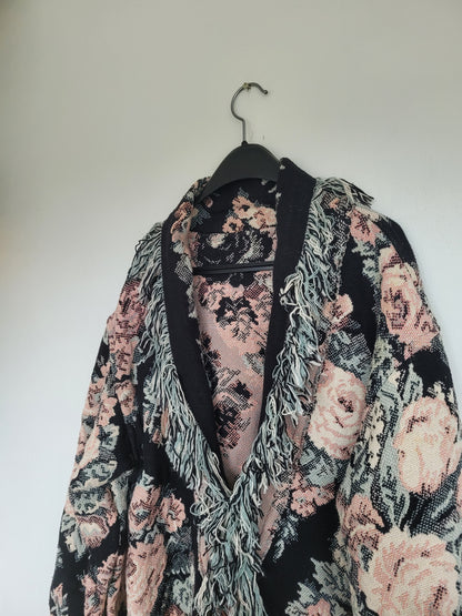 Rose Reverie - vintage tapestry jas met lichtroze rozen patroon - oversized vanaf maat M, te dragen tot XL/XXL