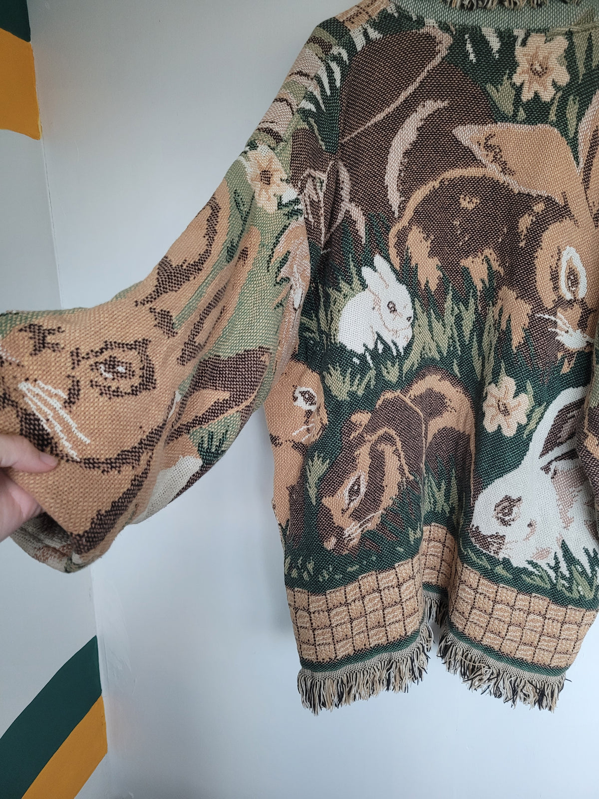 The Warren Coat 🐇 - vintage tapestry jas met afbeeldingen van konijnen - maat M/L