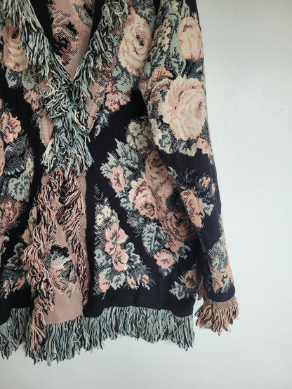 Rose Reverie - vintage tapestry jas met lichtroze rozen patroon - oversized vanaf maat M, te dragen tot XL/XXL