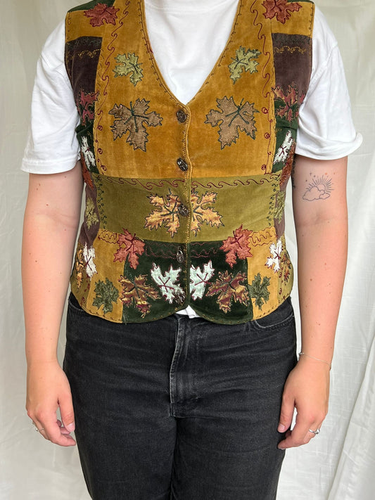 Velvet Leaves 🌰 - vintage velvet vest with embroidered/patchwork leaves - size M/L