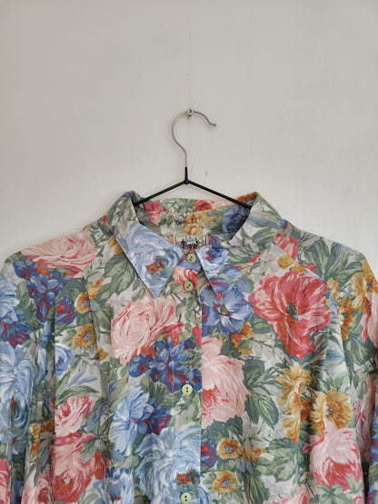 Like a Painting - vintage blouse met opvallend, maar zacht, bloemenpatroon - maat L