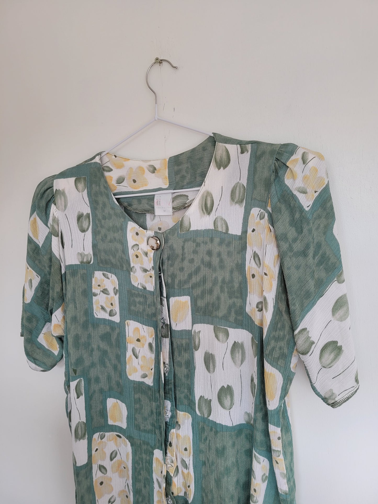 Green Tulips - elegante vintage blouse met lichtgroen bloemen patroon - maat M