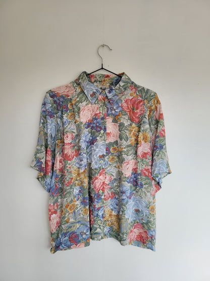 Like a Painting - vintage blouse met opvallend, maar zacht, bloemenpatroon - maat L