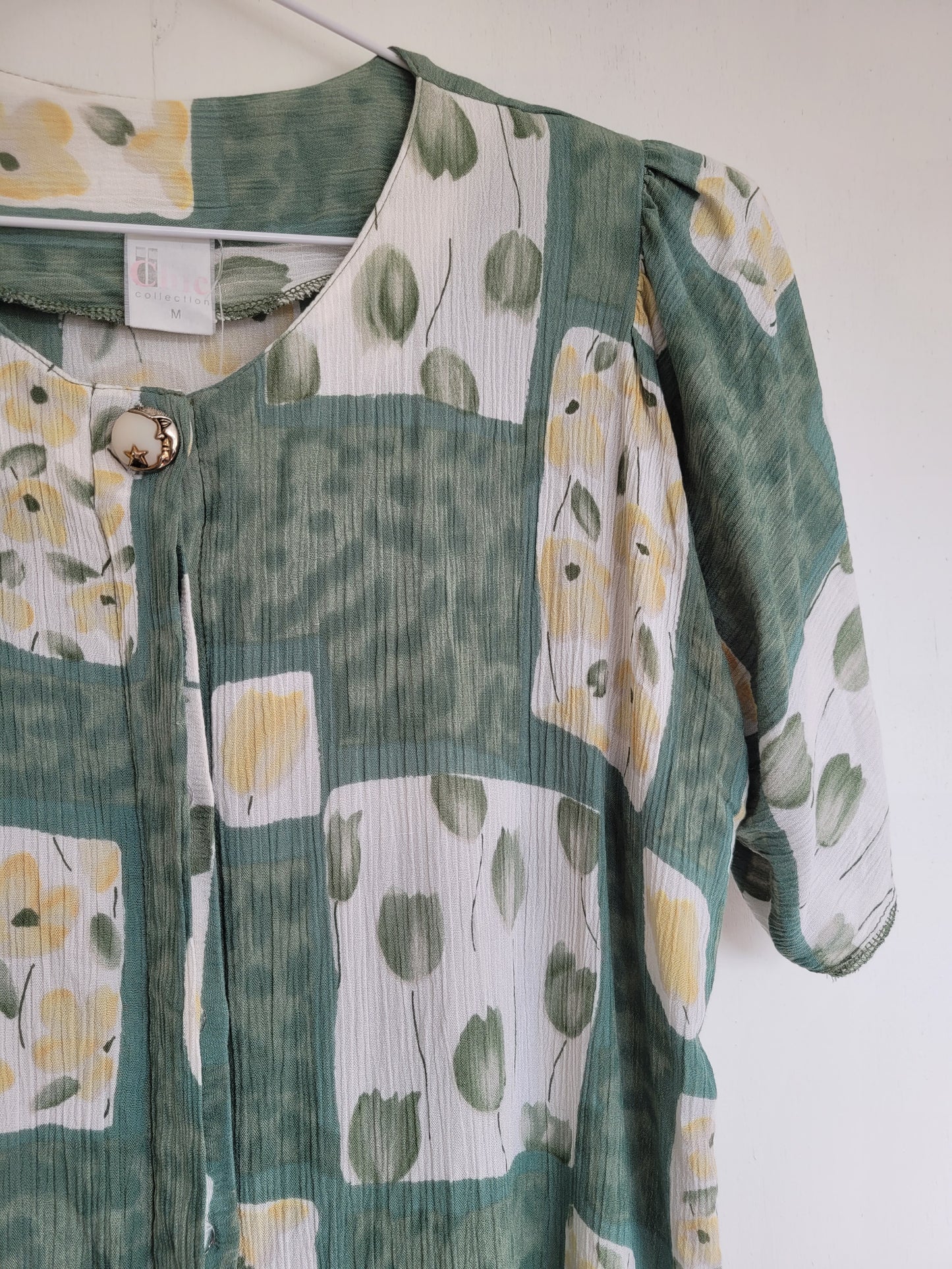 Green Tulips - elegante vintage blouse met lichtgroen bloemen patroon - maat M